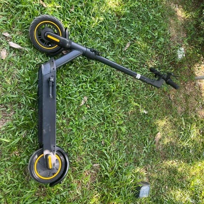 EMOKO HT-T4 Max 10 Folding Electric Scooter 500W Motor 36V 15Ah Battery With APP And Suspension